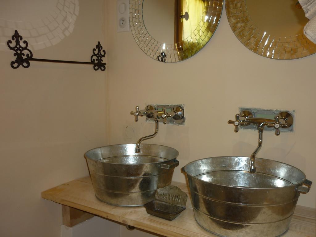 La Fontaine Des Noyers Βίλα Saint-Saturnin-les-Apt Δωμάτιο φωτογραφία