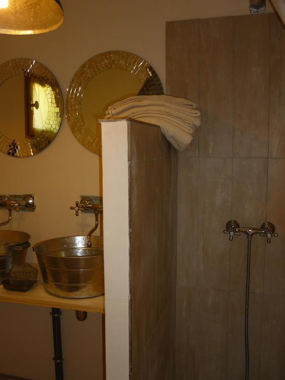 La Fontaine Des Noyers Βίλα Saint-Saturnin-les-Apt Δωμάτιο φωτογραφία