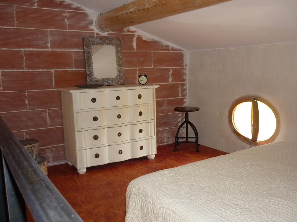 La Fontaine Des Noyers Βίλα Saint-Saturnin-les-Apt Δωμάτιο φωτογραφία