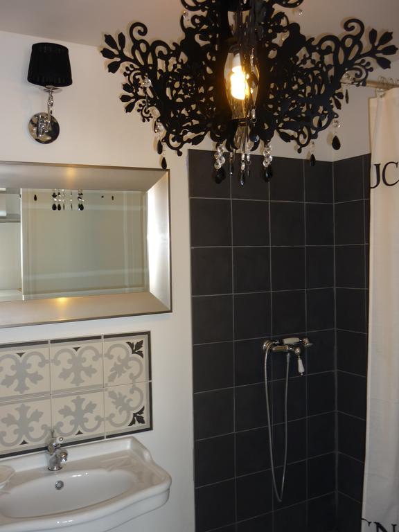 La Fontaine Des Noyers Βίλα Saint-Saturnin-les-Apt Δωμάτιο φωτογραφία